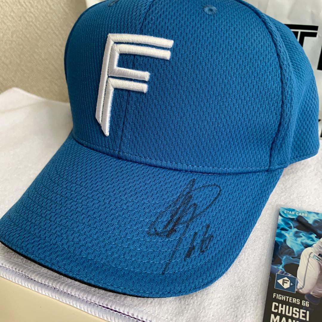日本ハム　ファイターズ 万波中正　直筆サイン入りキャップ&野球カード