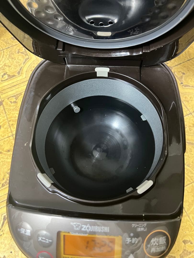 ち*こ様 象印　IH 炊飯器　3合炊き　2024年製 豪熱沸騰とうIH 極め炊き