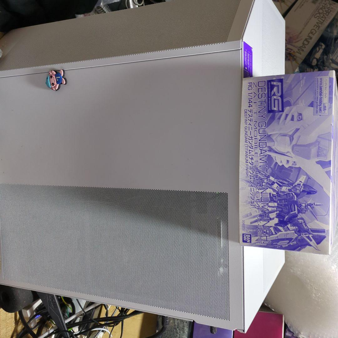 RG デスティニーガンダムチタニウムフィニッシュと光の翼セット