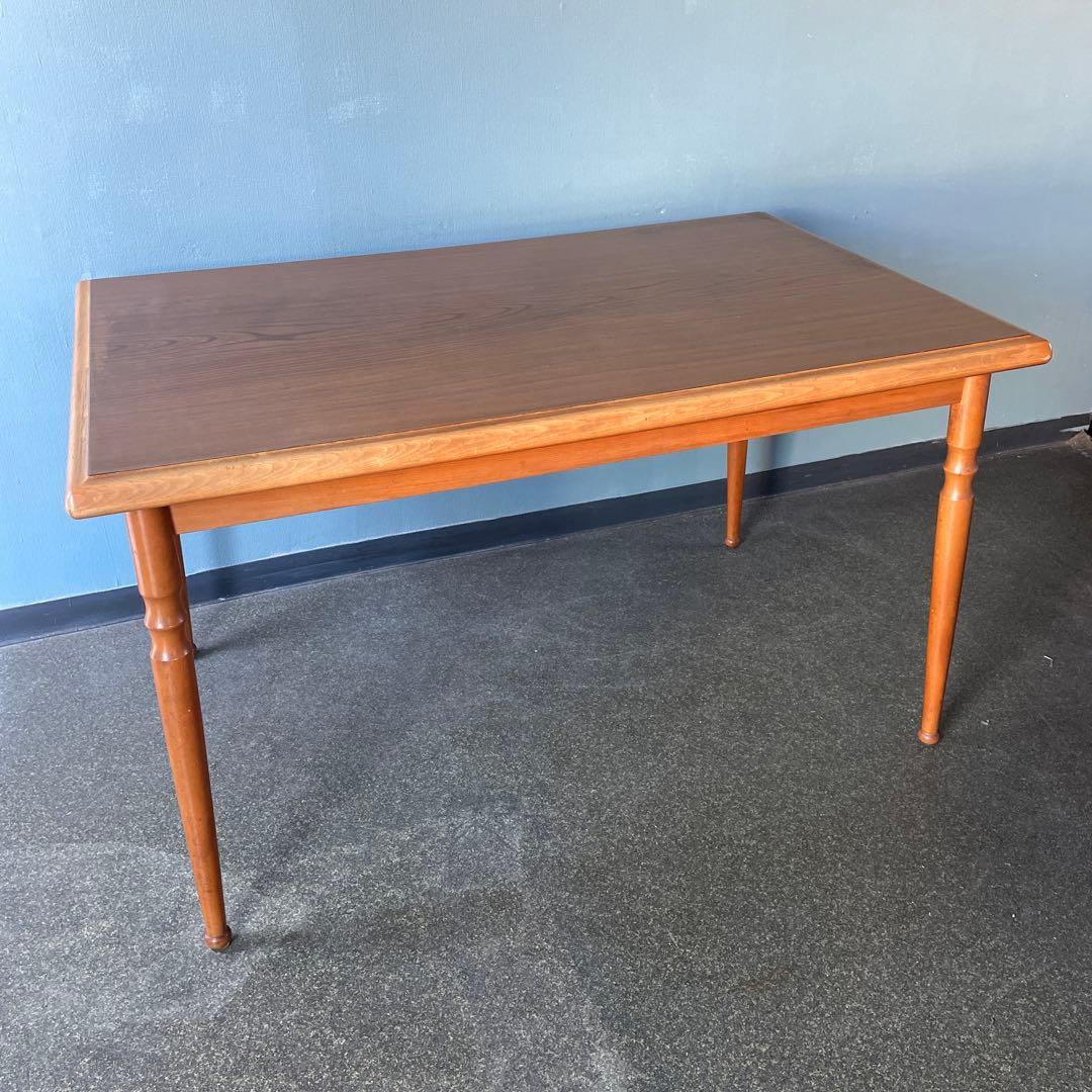 昭和レトロ　ダイニングテーブル