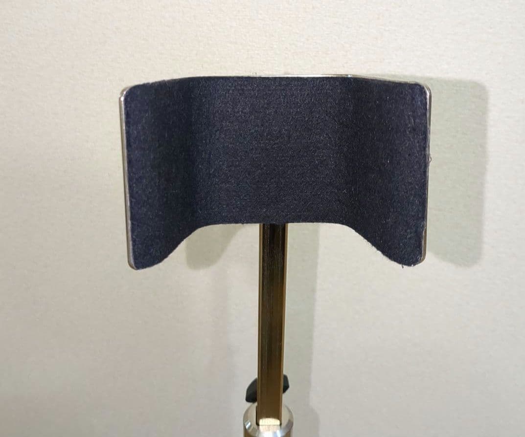 K&M　バスクラリネット兼ファゴット用スタンド　高さ調整可能