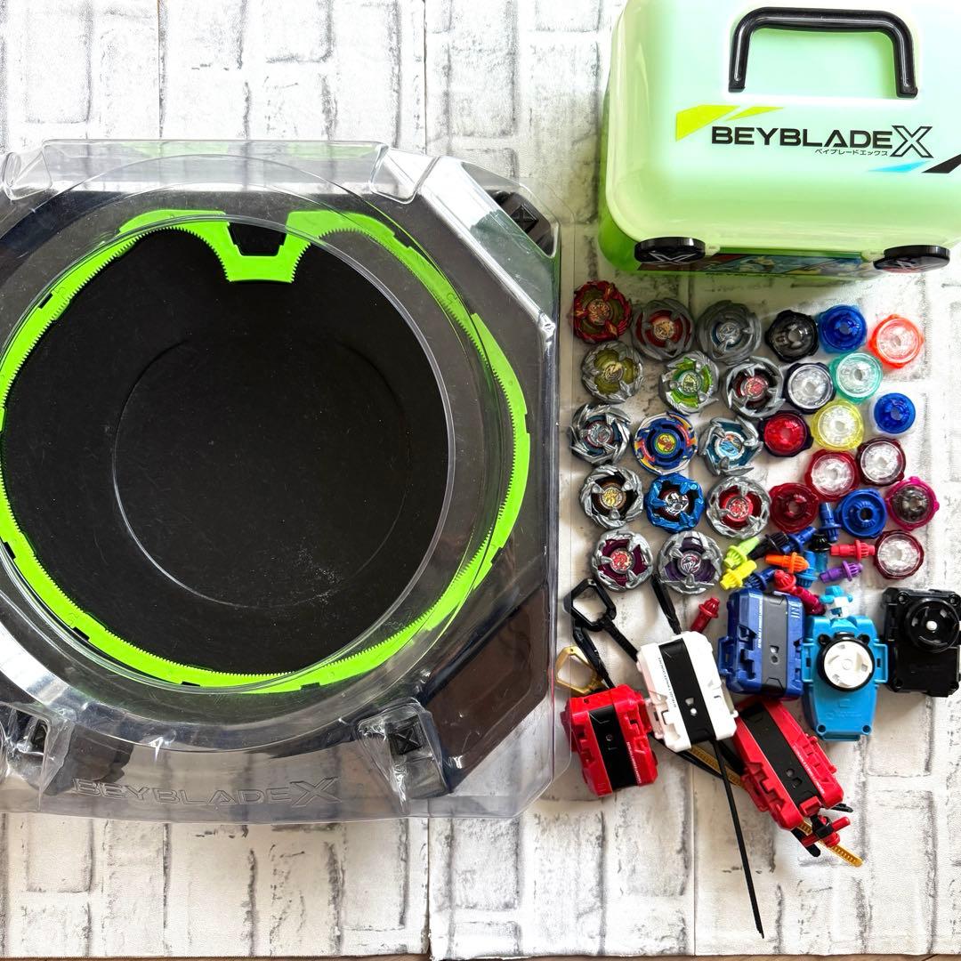 【まとめ売り】ベイブレードX エクストリームスタジアム＆ベイセット　おもちゃ