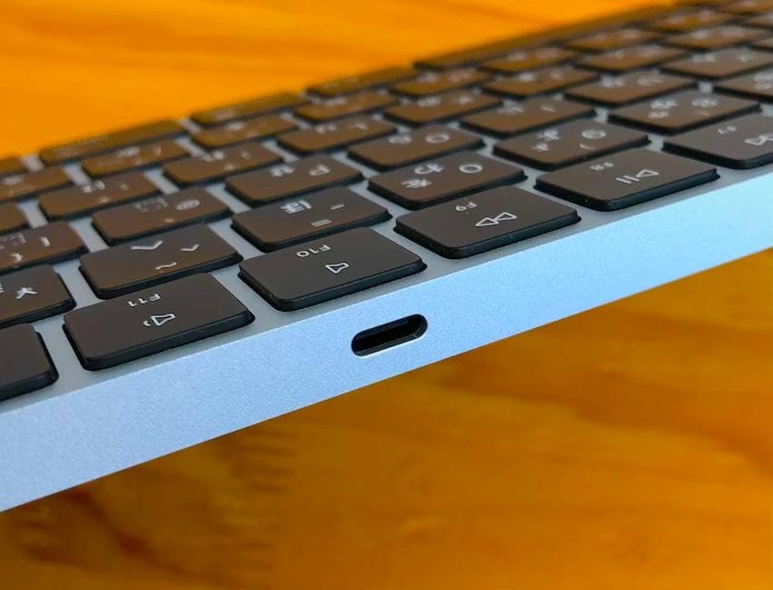 ほぼ新品｜USB-C｜Touch ID｜Magic Keyboard｜APPLE