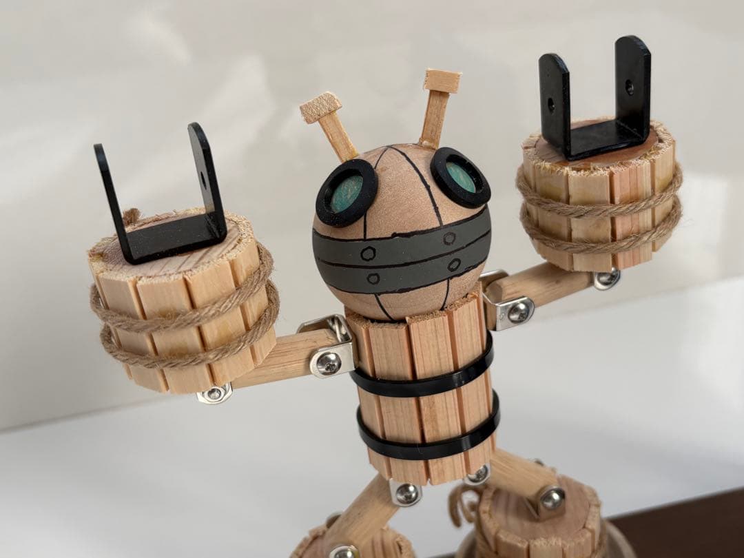 ばいきんまんとえほんのルルン　置物