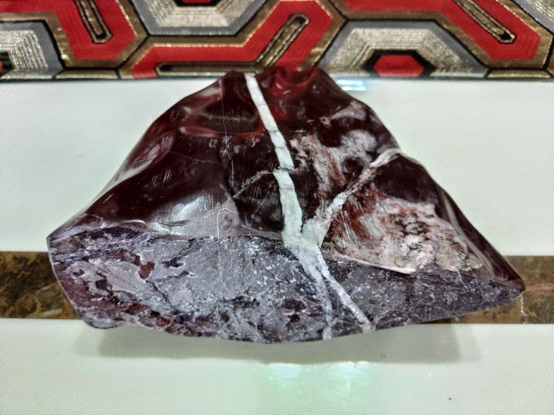 赤玉石　赤石　ビクトリーストーン　V字石　岩石　鑑賞石　かわいいレッドストーン