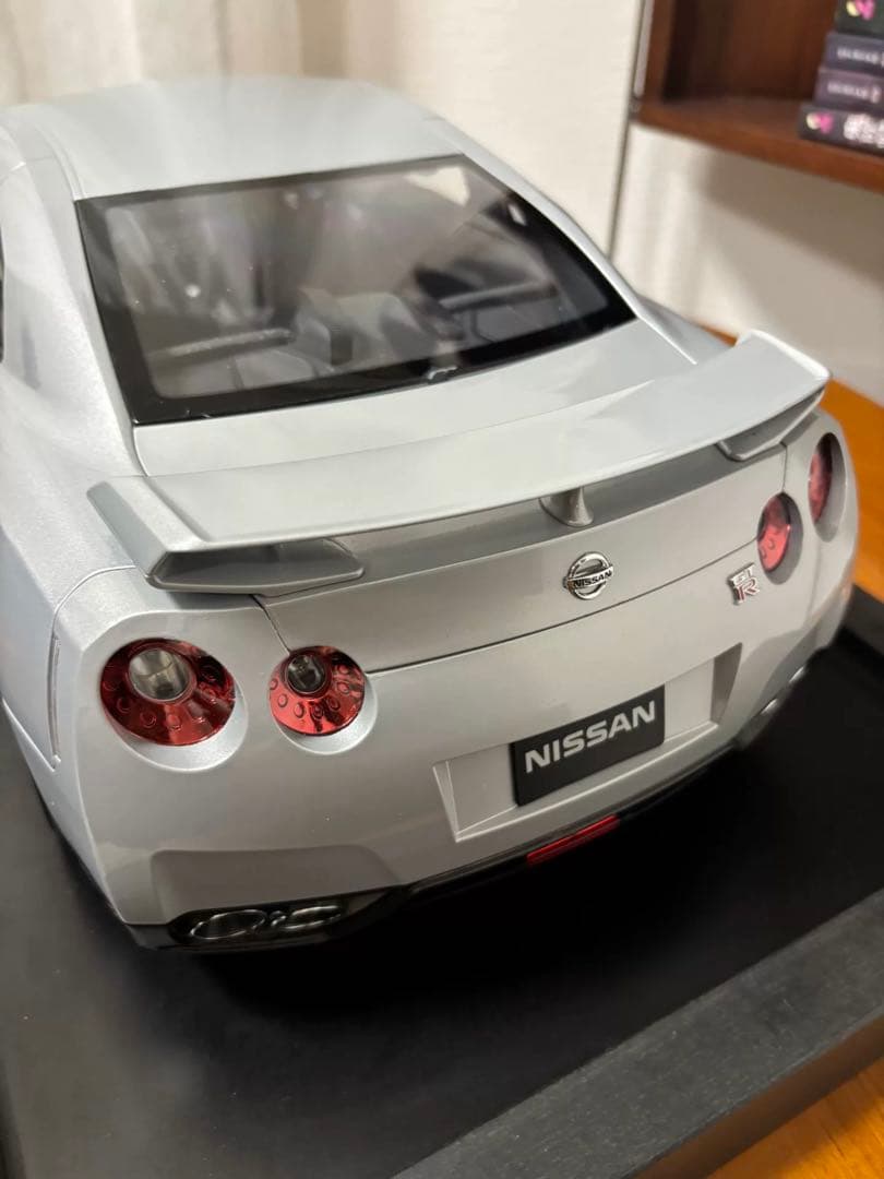 ディアゴ：日産NISSAN GT-R R35 1/8合金車