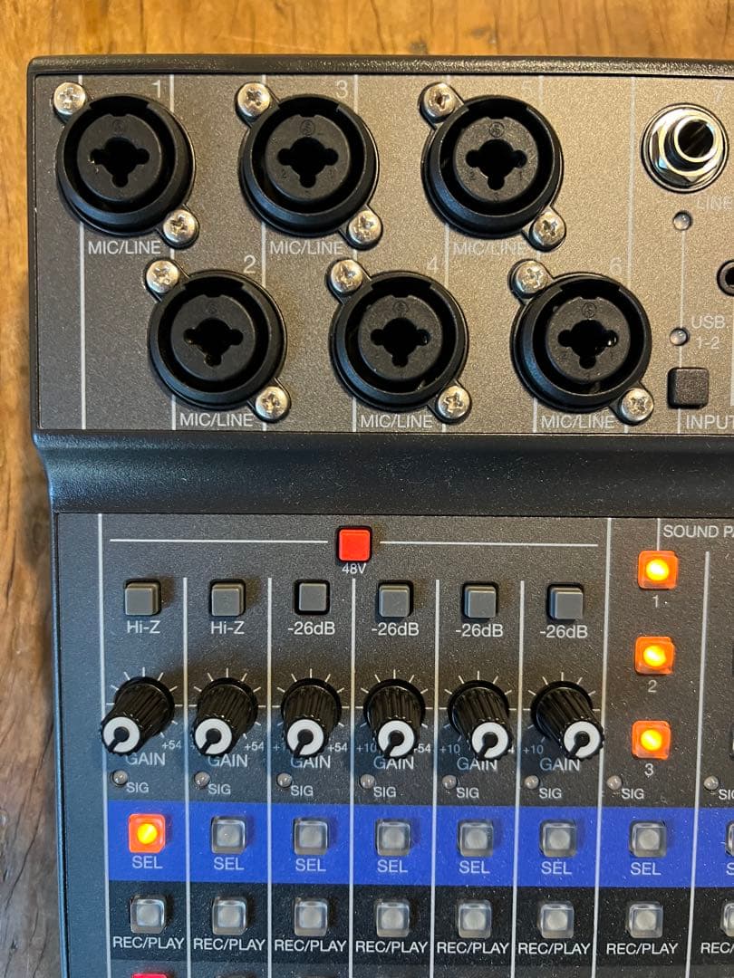 Zoom LiveTrak L-8 デジタルミキサー