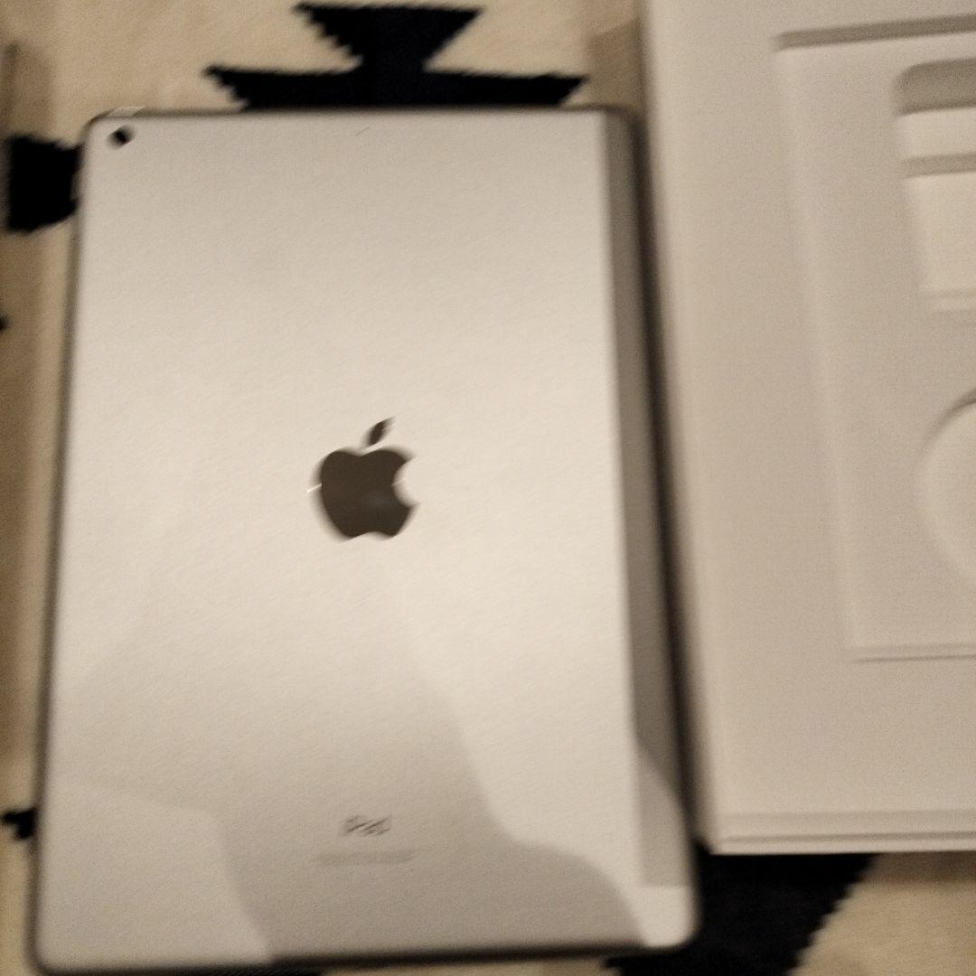 Apple iPad (第9世代) スペースグレー 本体
