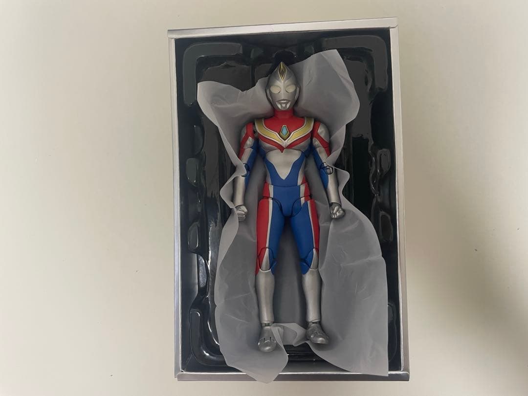 真骨頂ウルトラマン　ティガ　ダイナ　ガイア　アクリルロゴ付き
