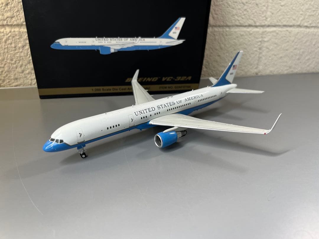 Boeing VC-32A 1/200 モデルプレーン