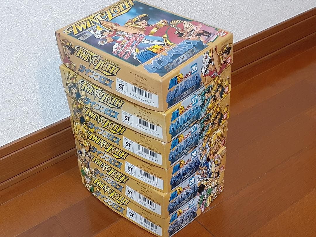 【超希少品】聖闘士星矢　ツインクロス・ゴールドバージョン５セット（おまけ1箱付）