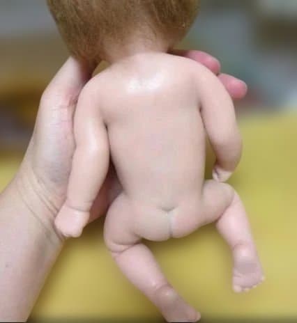 リボーンドール フルシリコン お洋服2枚付き クリクリお目々が可愛い女の子