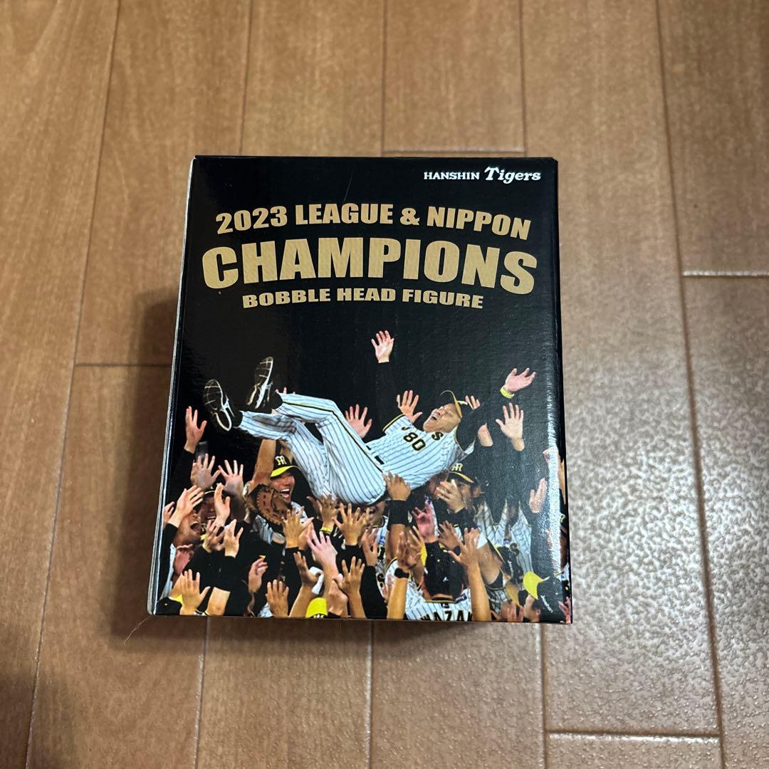 阪神タイガース　岡田監督　ボブルヘッド