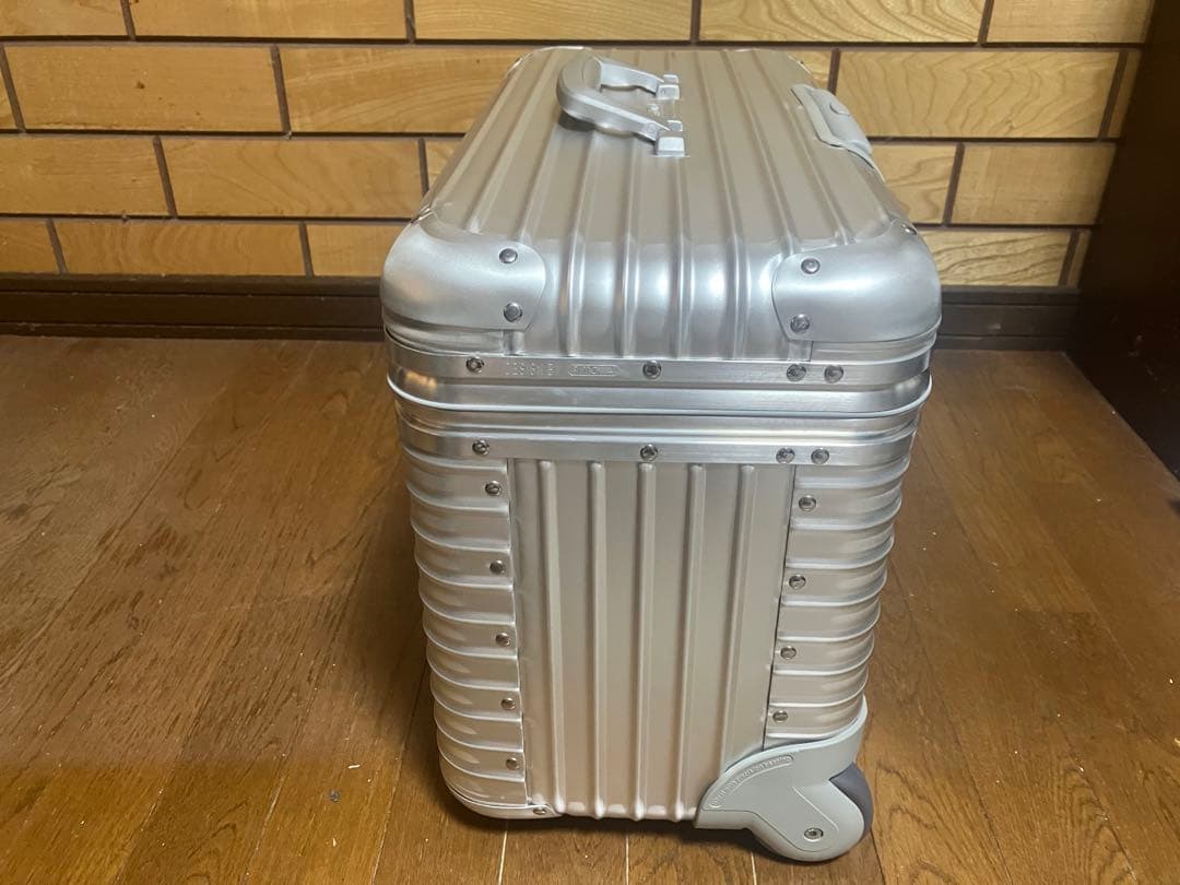 リモワ　パイロット　2輪