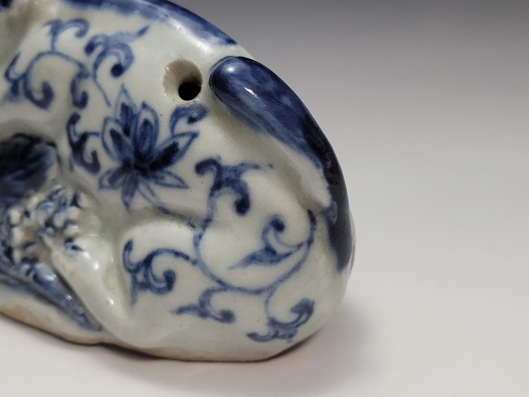 染付 リス型 松鼠型 折枝花紋 硯滴 水滴 明清時代 幅約11.1cm