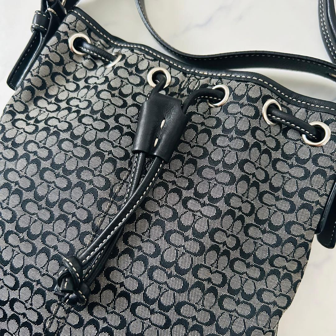 【美品】コーチ　ショルダーバッグ　レザー×キャンバス シグネチャー 巾着型 黒