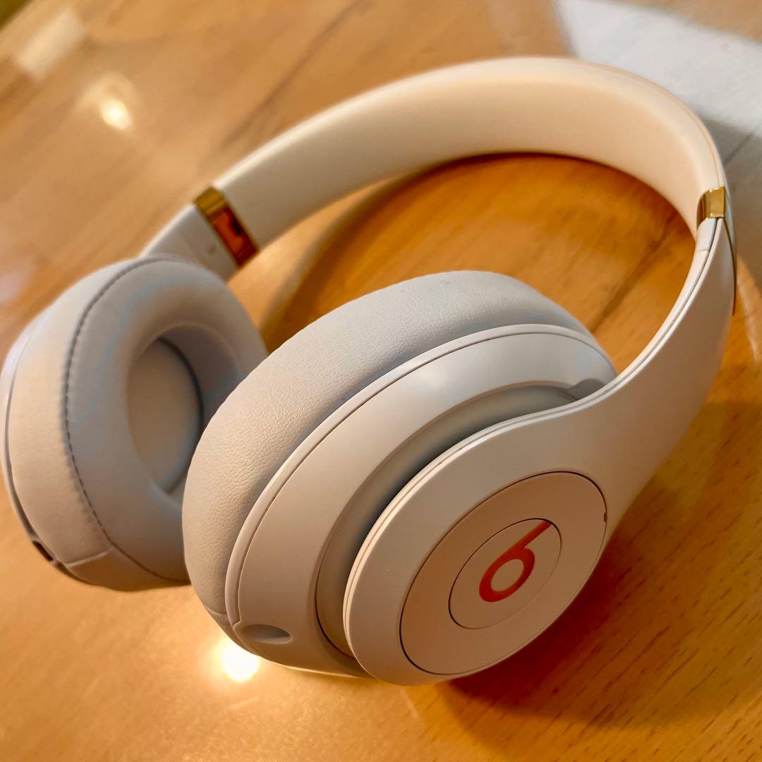 美品！ Beats Studio 3ワイヤレス ヘッドホン ホワイト　ゴールド