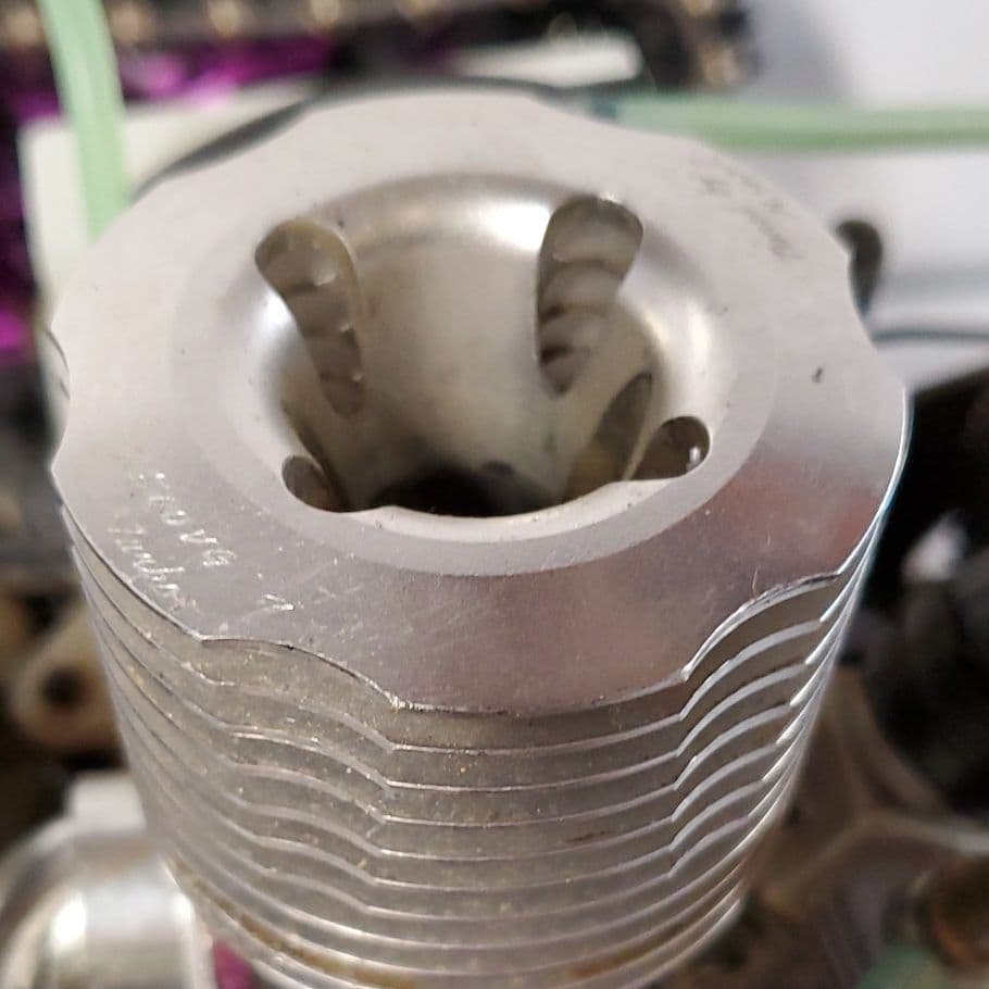 サベージキャタピラー整備できる方