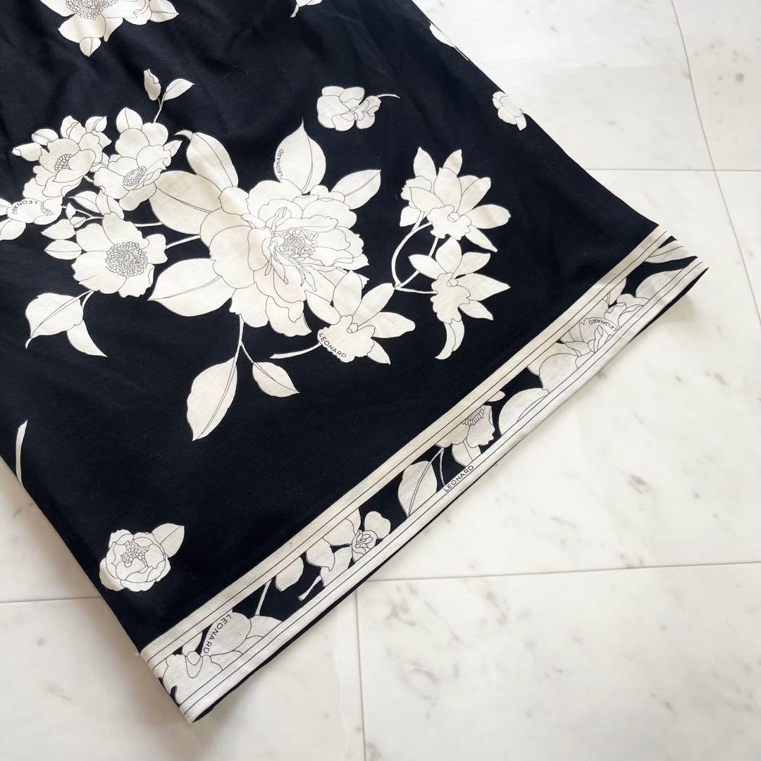 LEONARD レオナール タイトスカート 膝丈 花柄 ブラック&ホワイト