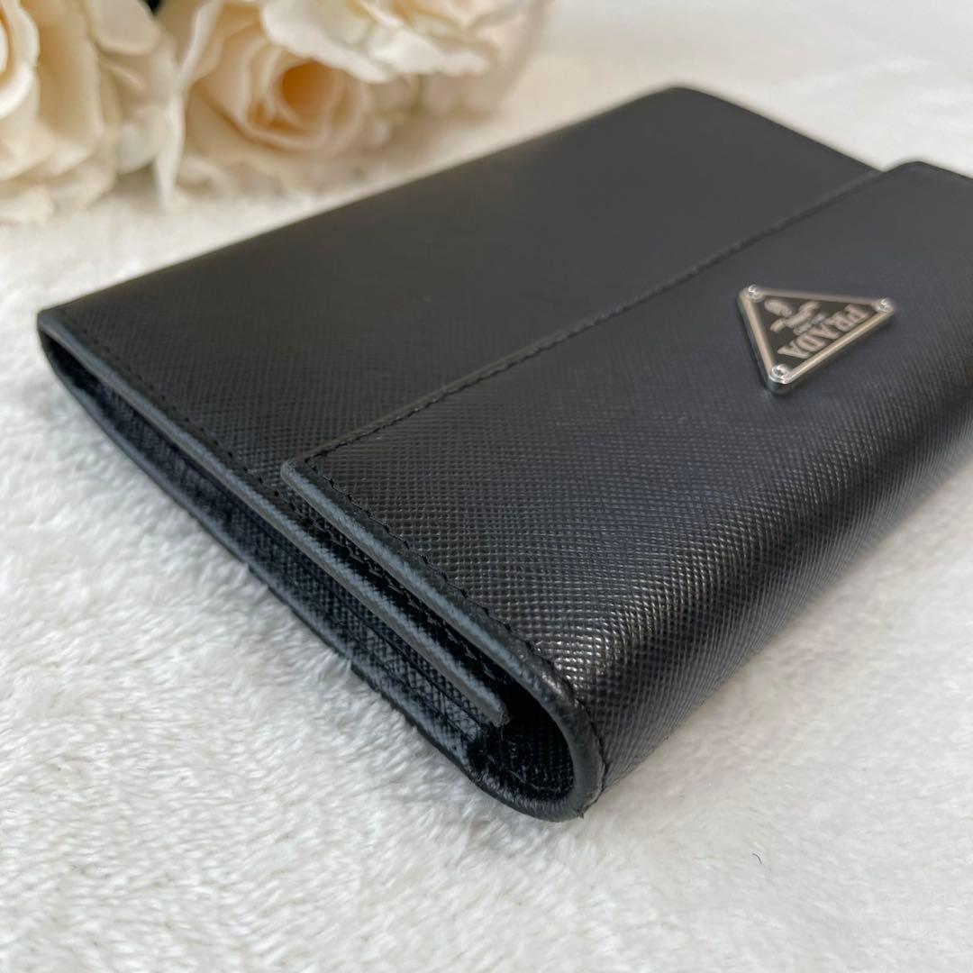 Li専用　PRADA 三つ折り財布 ブラック　サフィアーノレザー　三角