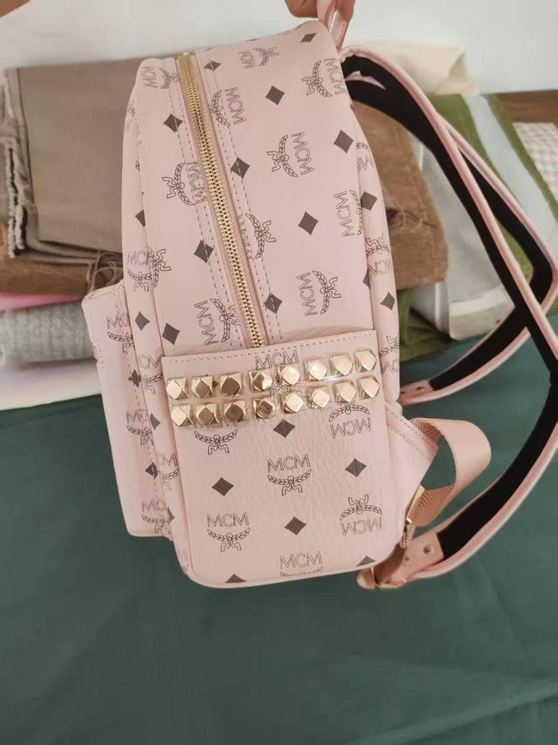 ピンク ロゴリュック