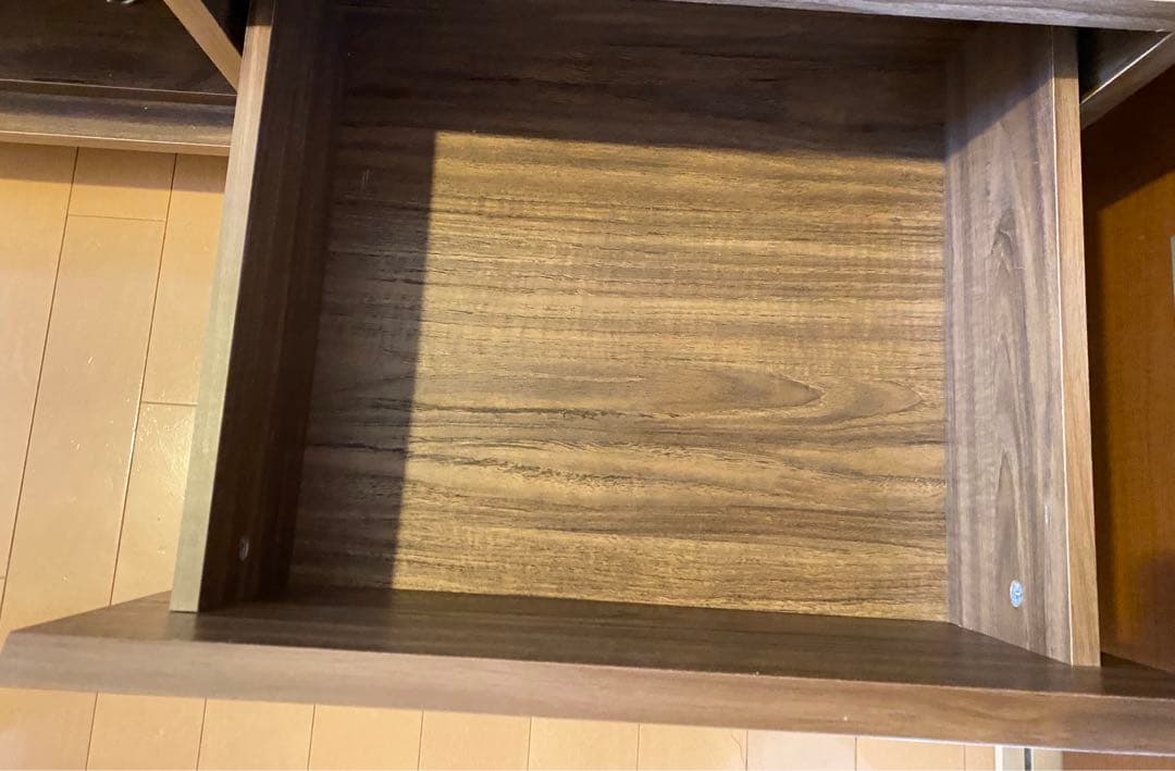 JACKALL フラットなフォルムのテレビ台　(ローボード幅148cm )