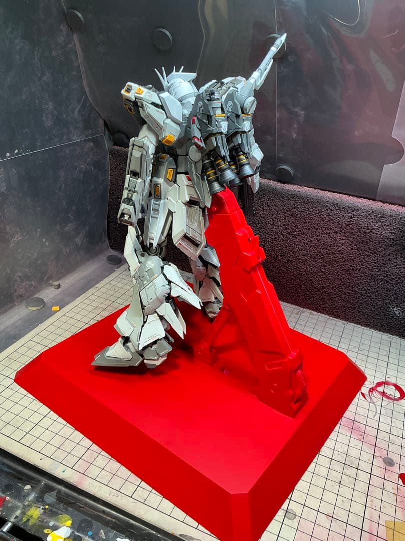 V-TIGER 製　RX-93 νガンダム　全塗装完成品