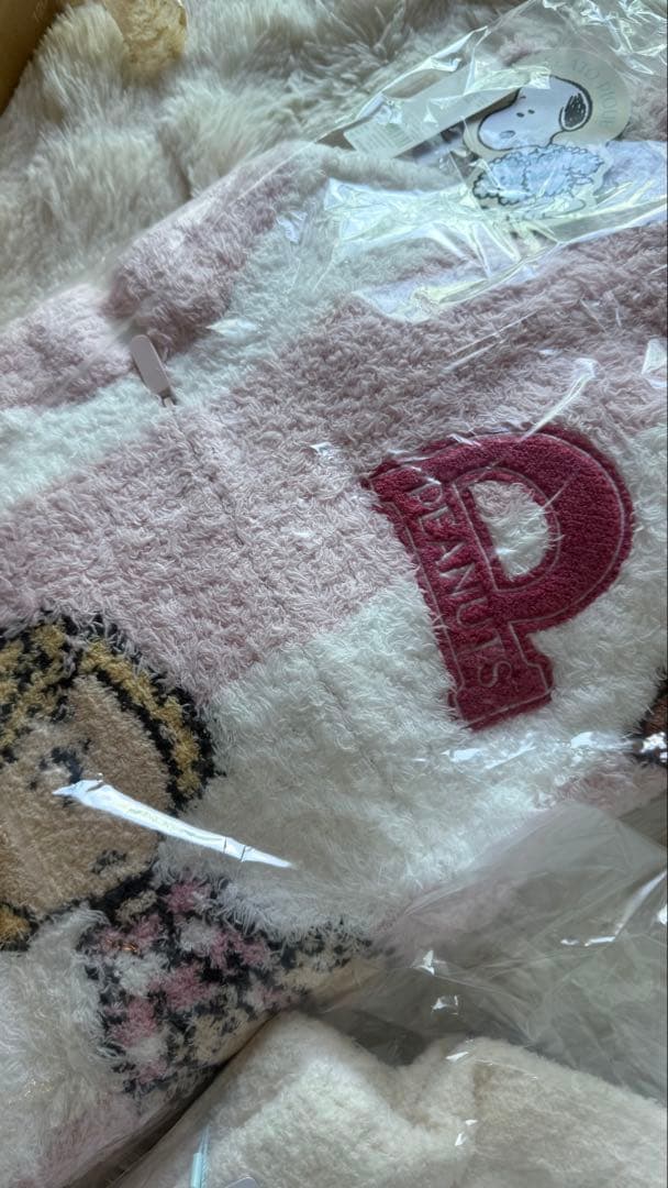 ジェラートピケ　スヌーピー パーカーバンツ新品未使用セットアップ