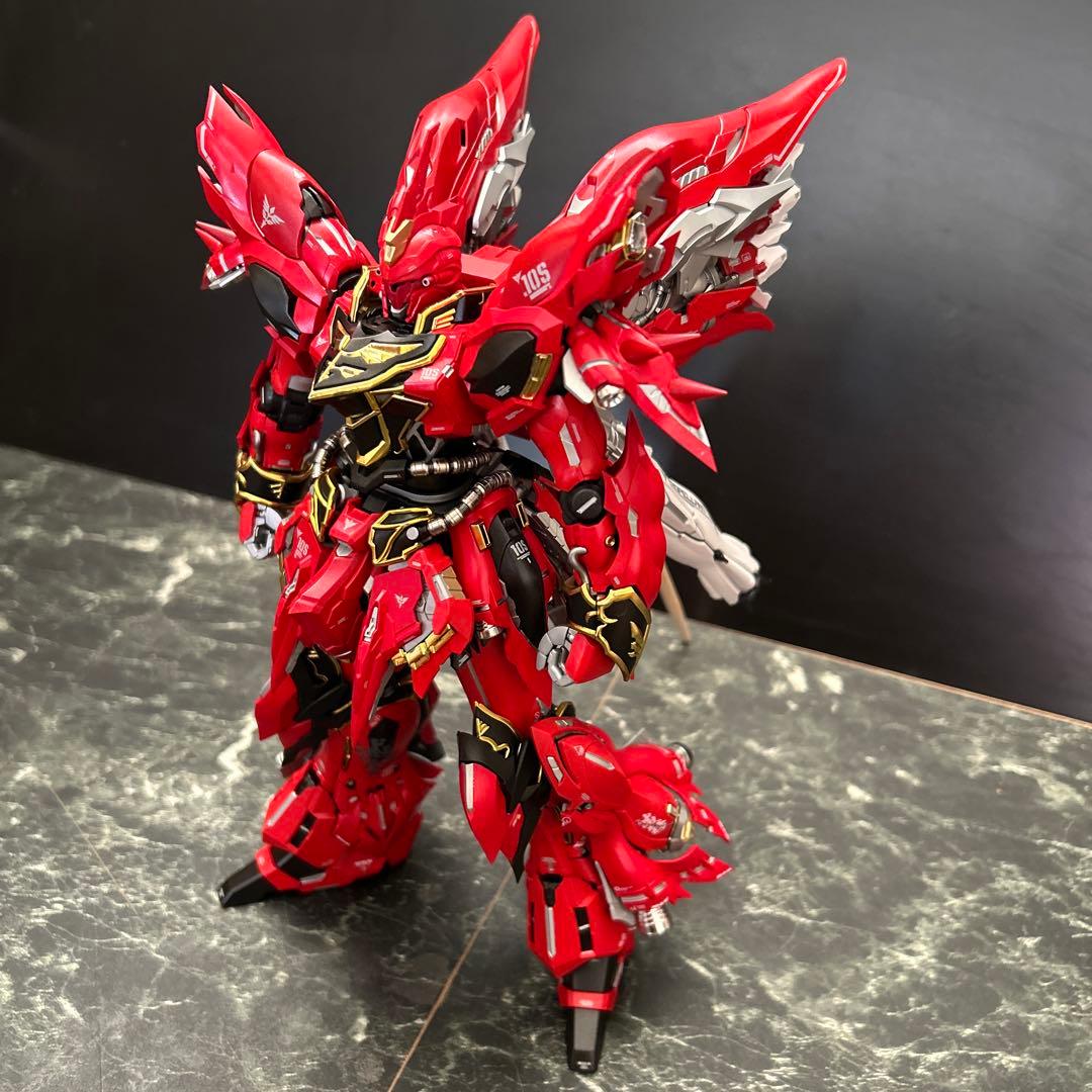 中華プラモ　彗星科技1/100白狼三倍速　海外製プラモデル完成品