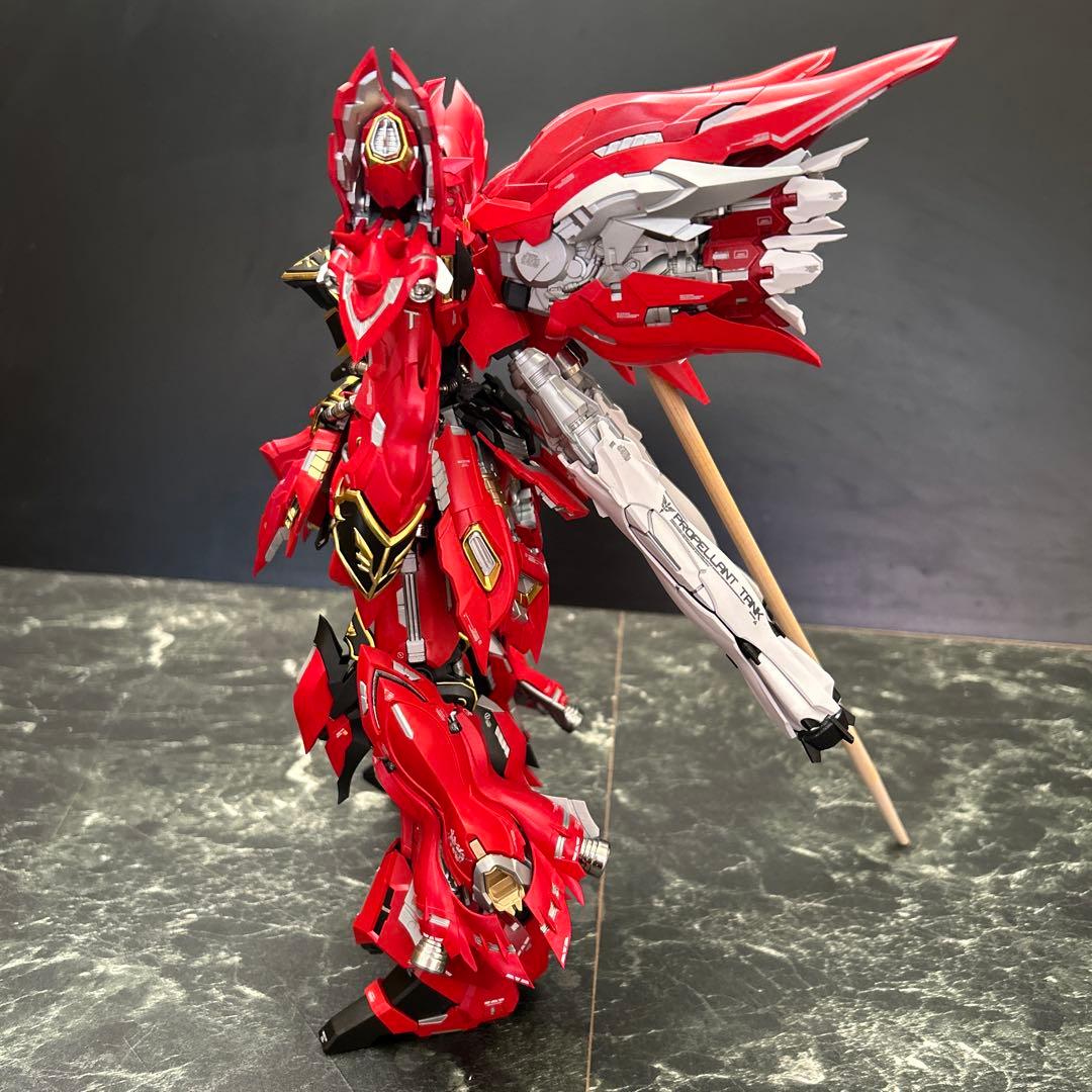 中華プラモ　彗星科技1/100白狼三倍速　海外製プラモデル完成品