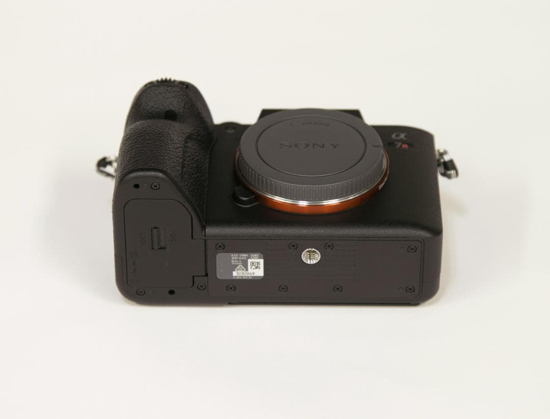 【極美品】SONY α7R IV ILCE-7RM4　ボディ / テスト撮影のみ