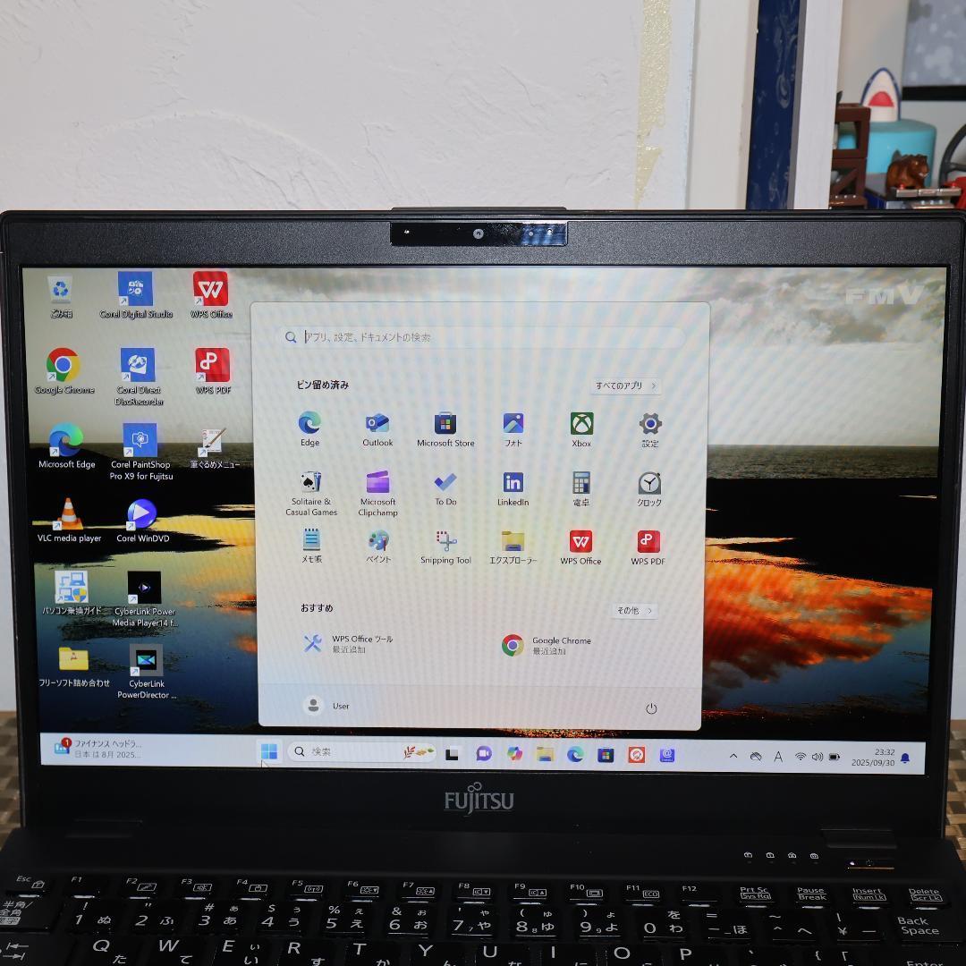 小型！Win11公式対応8世代i7/新品SSD512/メ8/無線/カメラ/FHD