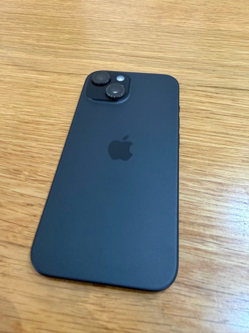 【美品】Apple iPhone 15 ブラック128GB SIMフリー