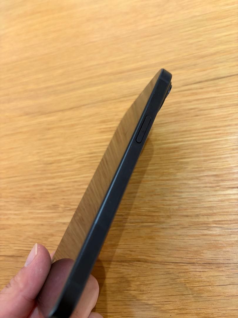 【美品】Apple iPhone 15 ブラック128GB SIMフリー