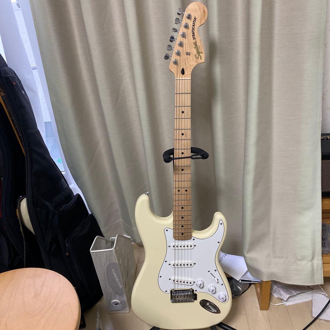 美品　Squier Stratocaster アイボリー