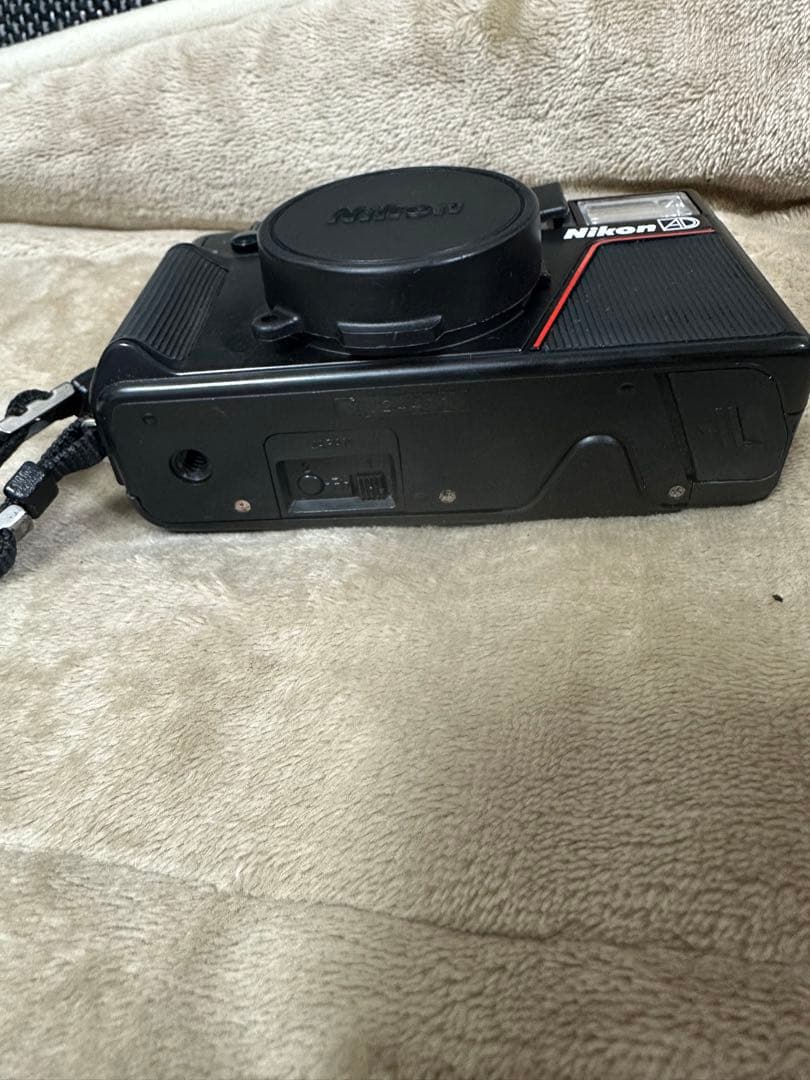 レア　ニコン初のオートフォーカスコンパクトカメラNikon L35AF