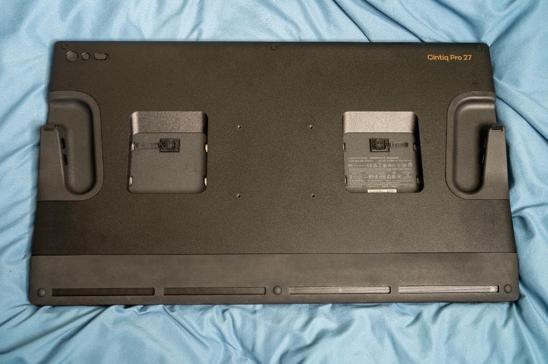 ワコム　Cintiq Pro 27 液晶ペンタブレット 2027年7月まで保証残