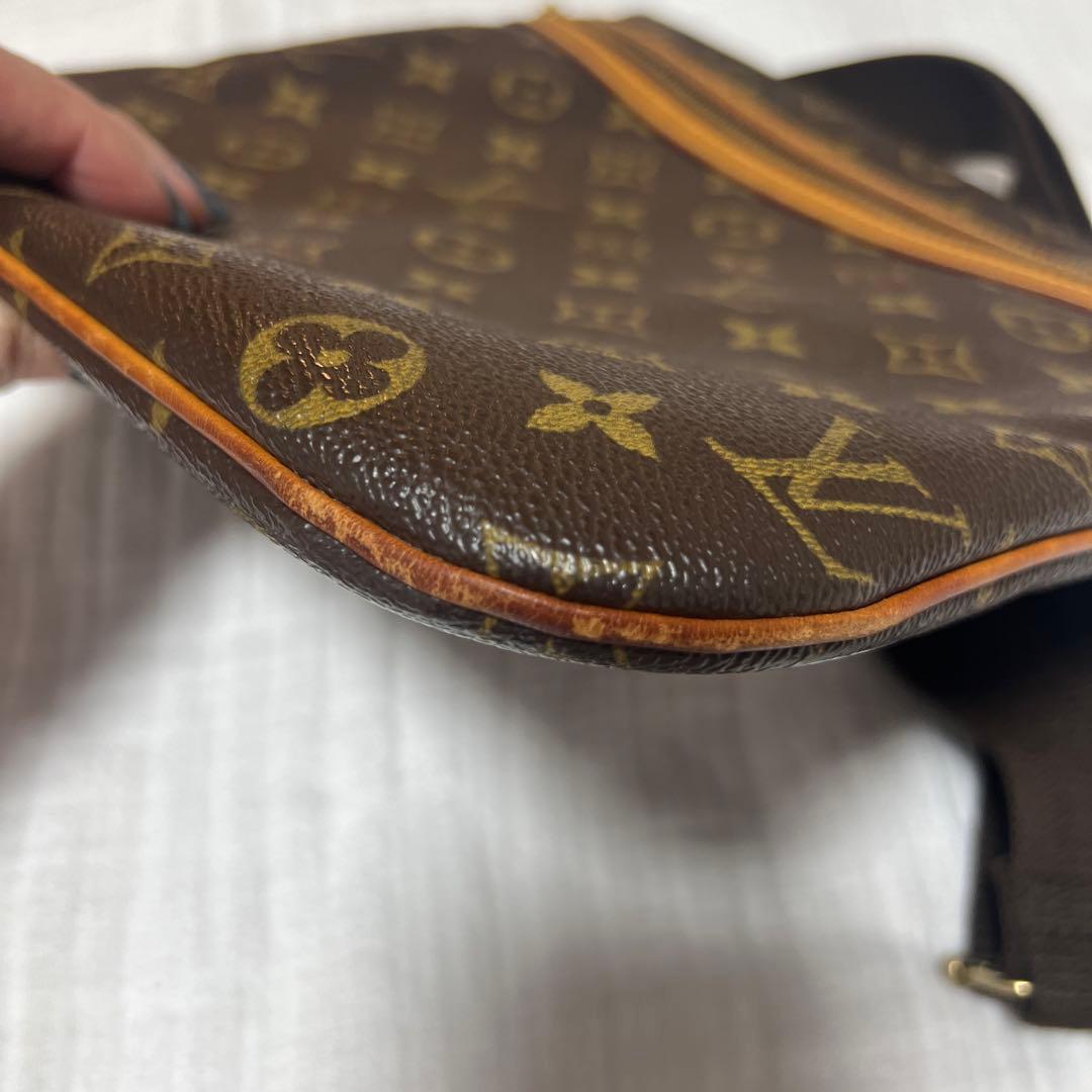 ルイヴィトン ショルダーバッグ 斜め掛け ポシェットボスフォール