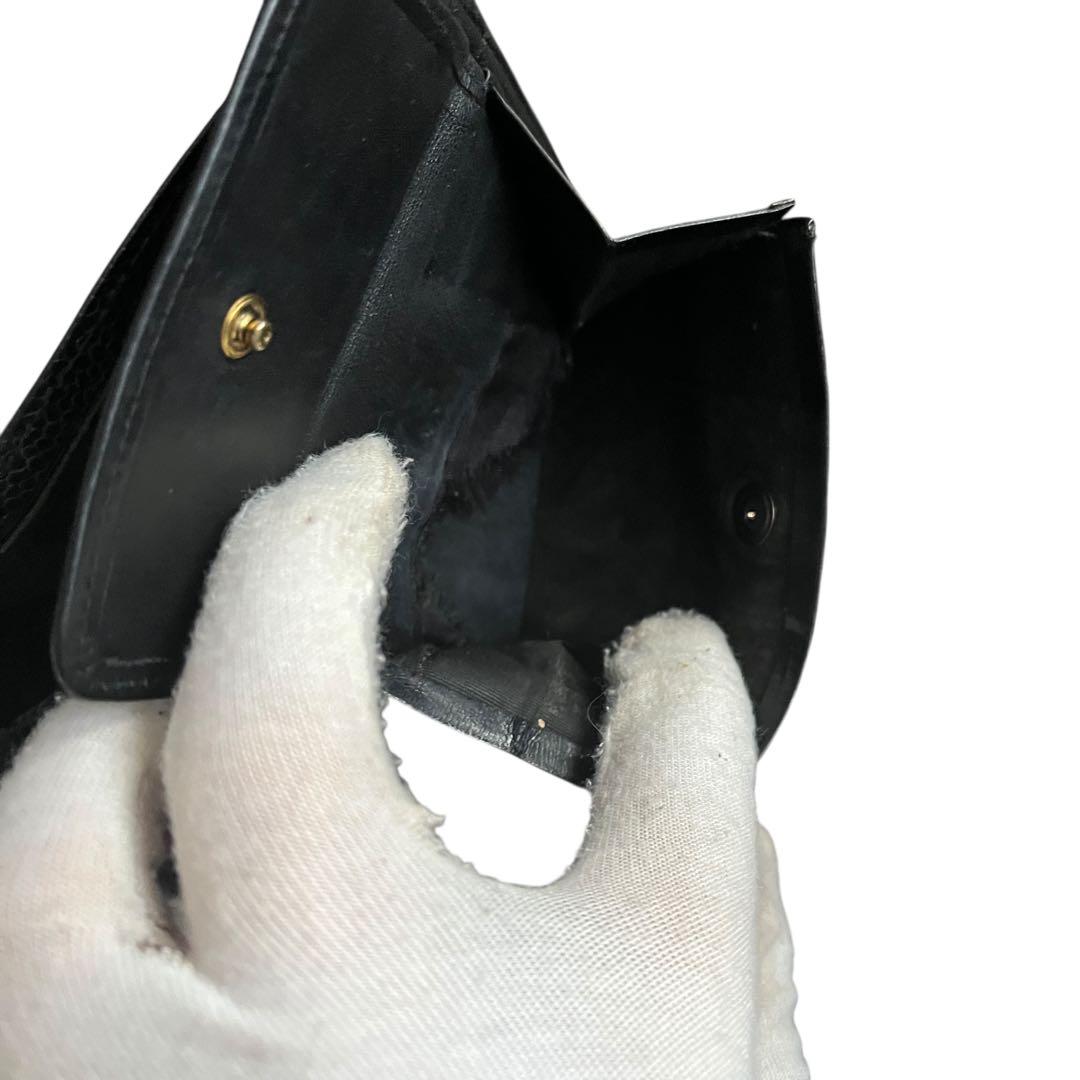 希少 外見美品級 CHANEL キャビアスキン 二つ折り財布 ブラック