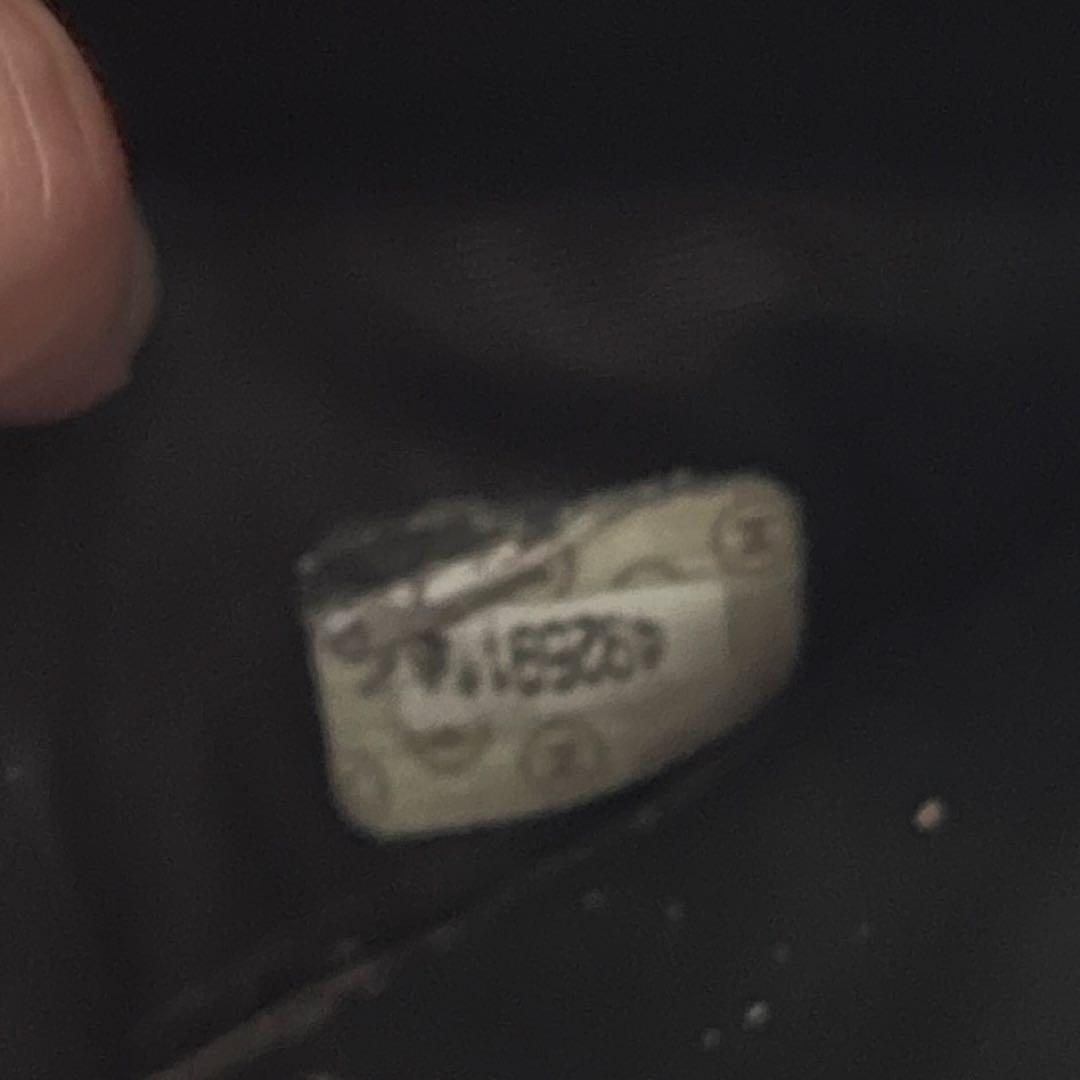 希少 外見美品級 CHANEL キャビアスキン 二つ折り財布 ブラック