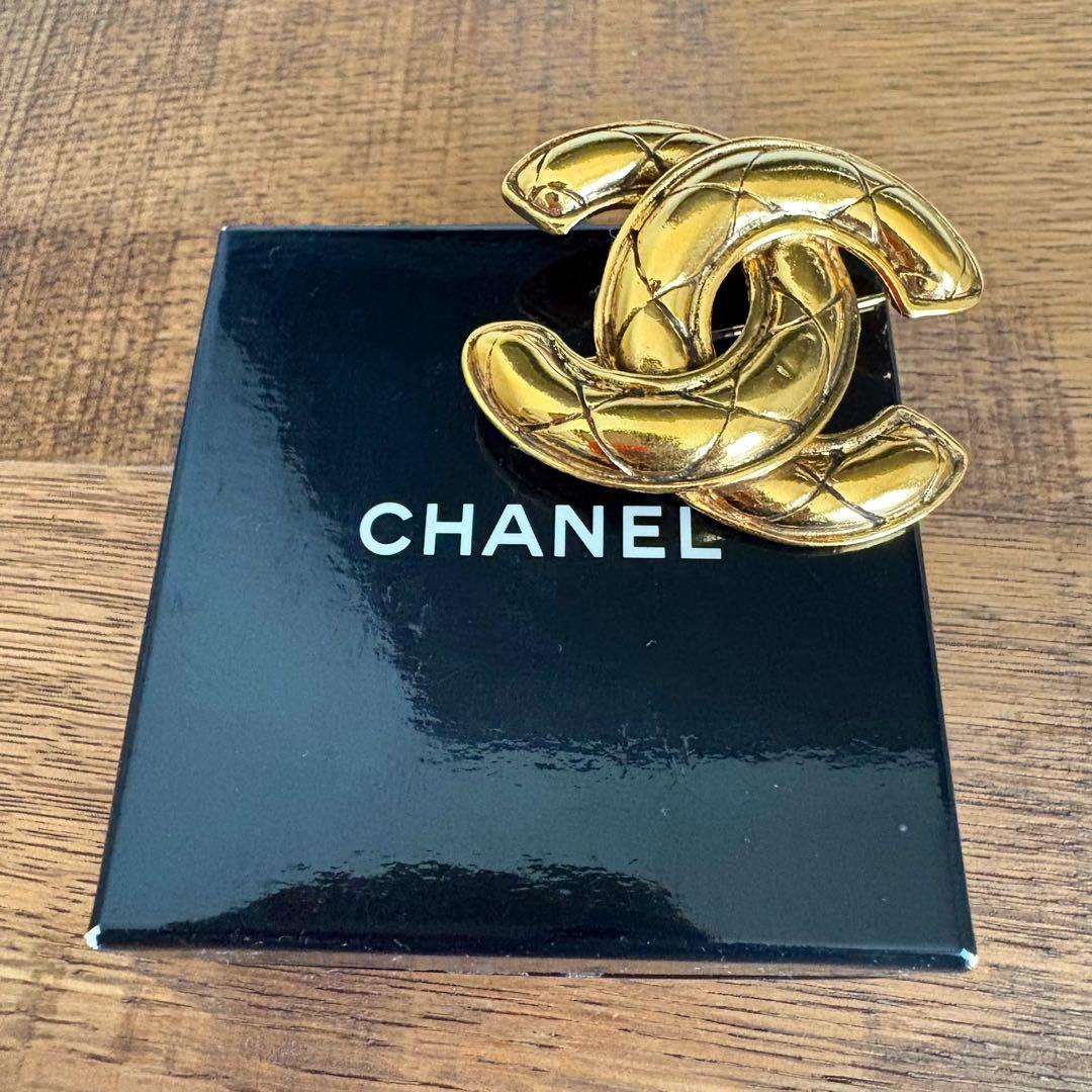 CHANEL ブローチ ココマーク マトラッセ　ヴィンテージ