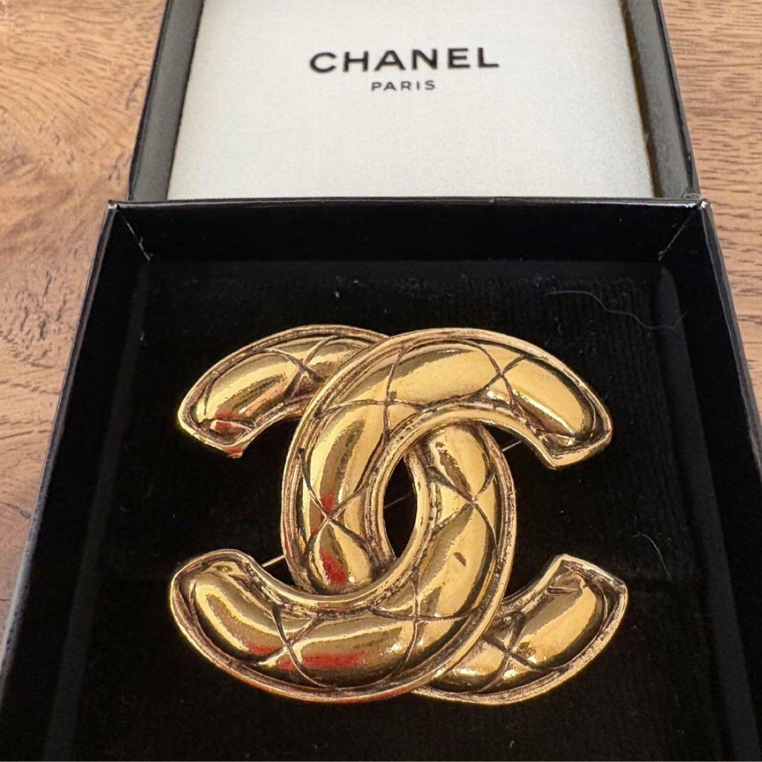 CHANEL ブローチ ココマーク マトラッセ　ヴィンテージ