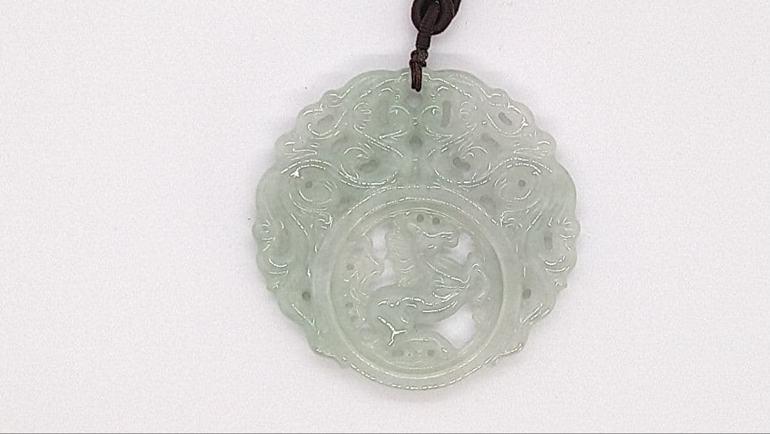 天然石　本翡翠　翡翠　A貨　花件　縁起　彫刻　ノリゲ　韓国　玉