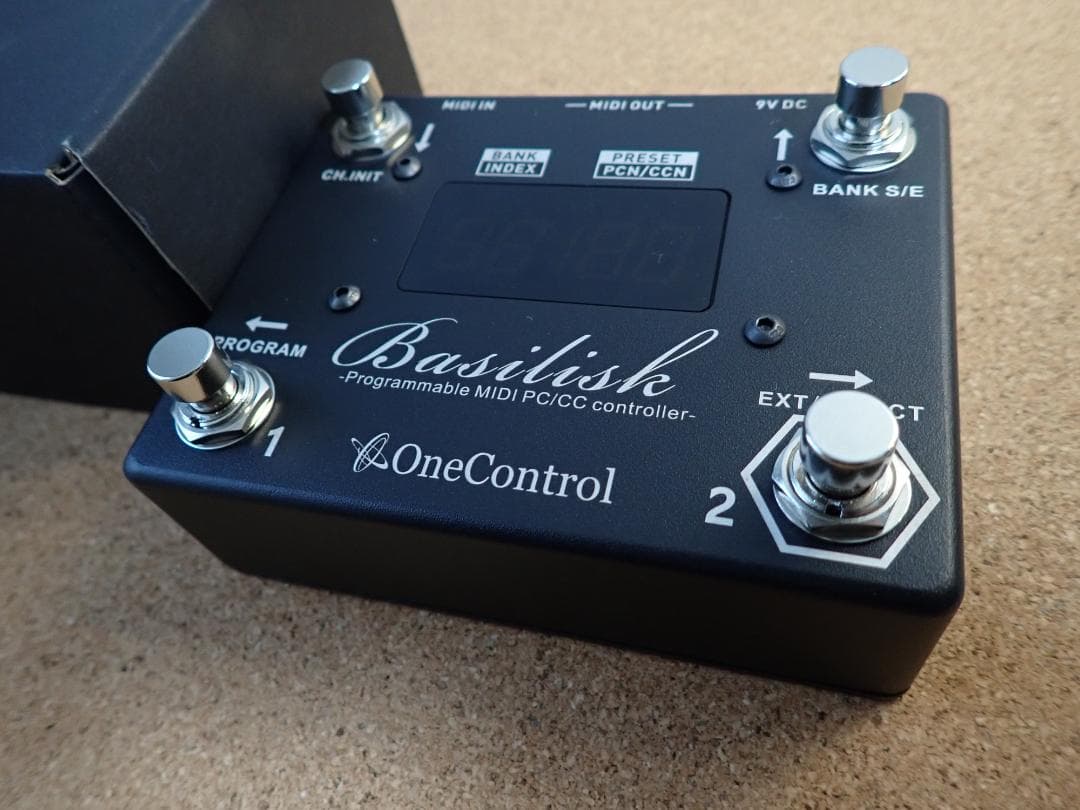 One Control Basilisk MIDIコントローラー