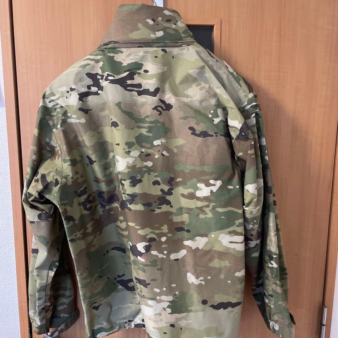 迷彩色フード付きミリタリージャケット