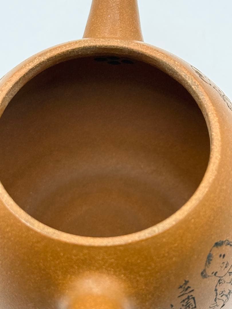 中国　中国　欧詠作　芝蘭閣主　戯嬉圖西施壺　黄鍛泥　中国茶器　宜興紫砂1231