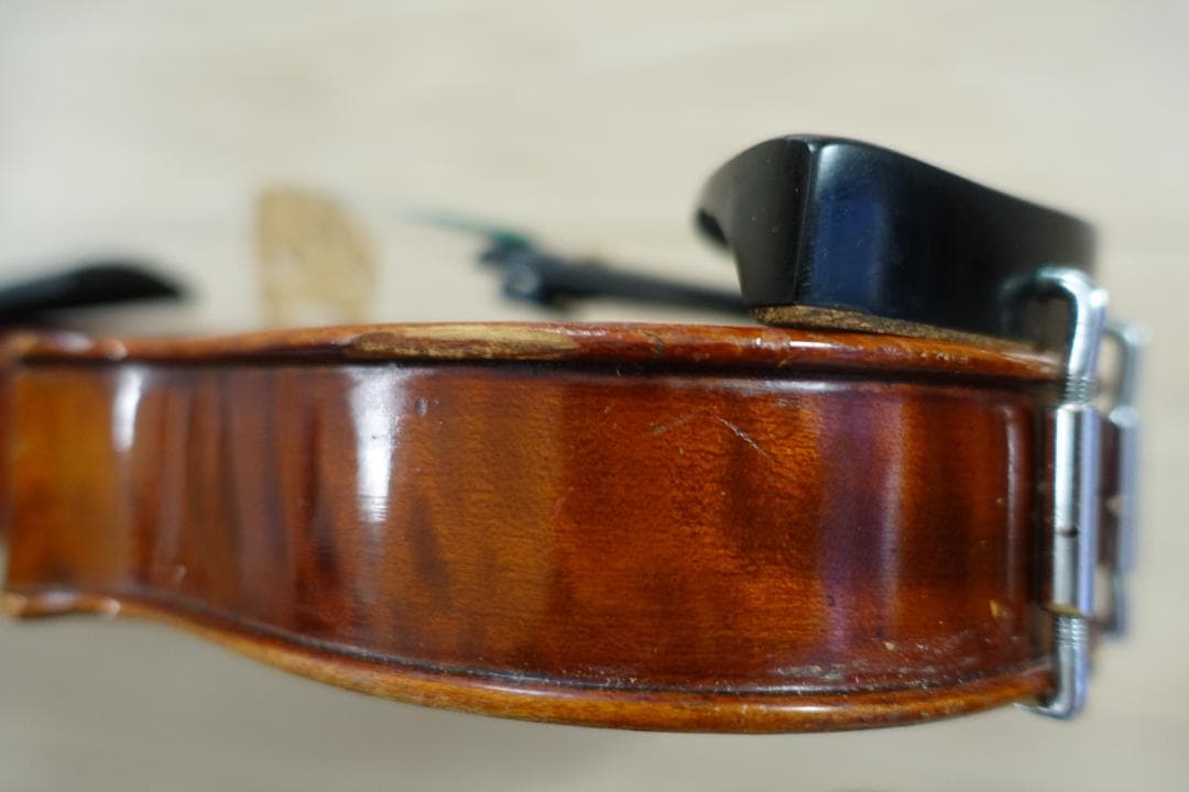 フレンチ・モダンヴァイオリン1982年　裏板一枚　中古品