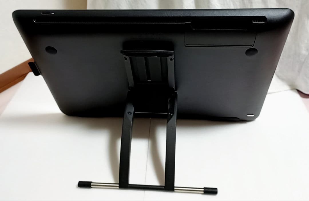 Wacom 液タブ Cintiq 22 （Pro Pen 2付)箱付き