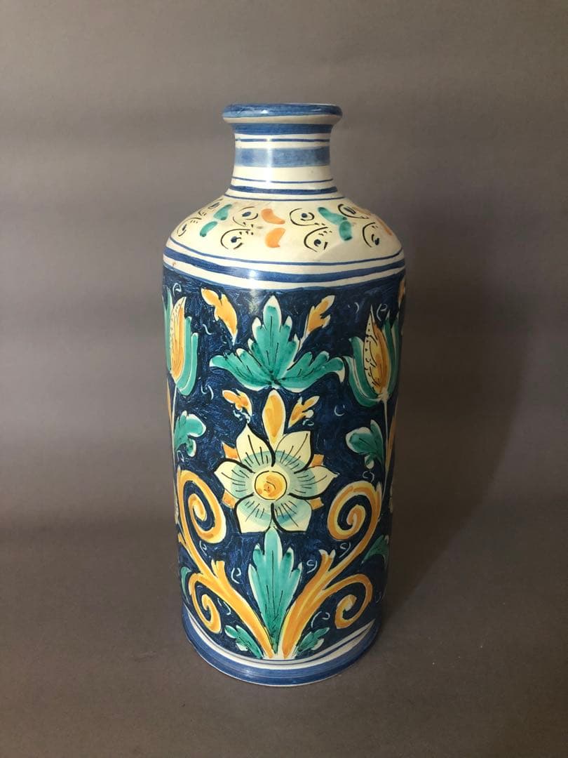 イタリア陶器　花瓶