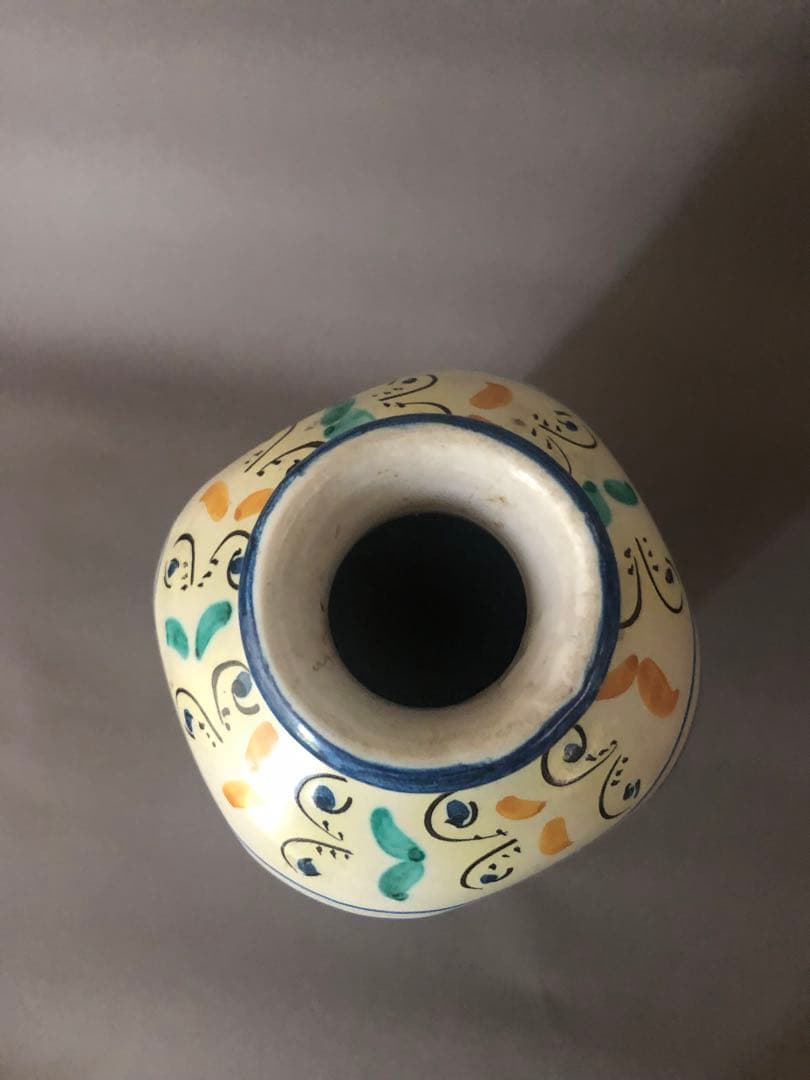 イタリア陶器　花瓶